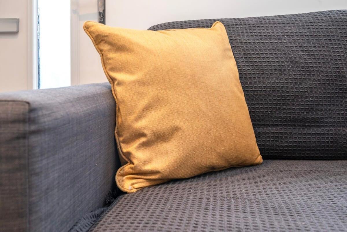 Cozy Single Level Flat With Parking Apartment Enfield Exterior foto
